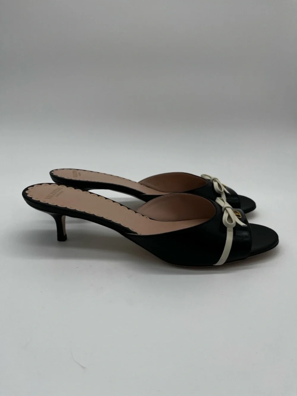 Valentino Garavani Bepointy Slide Sandals Bow Detail Kitten Heel Black - Size 9
